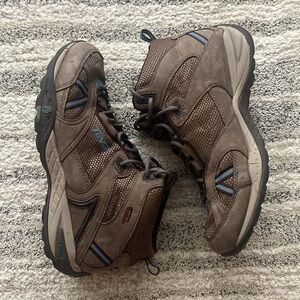 Teva Brown Waterproof Hiking Boots - US 7 Women’s